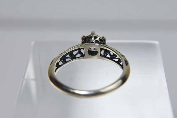 Sterling Silver Pierced Shank Cubic Zirconia Ring - Size 7.75