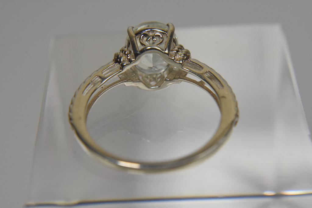 Sterling Silver Ring with Very Light Yellow Stone - Size 9