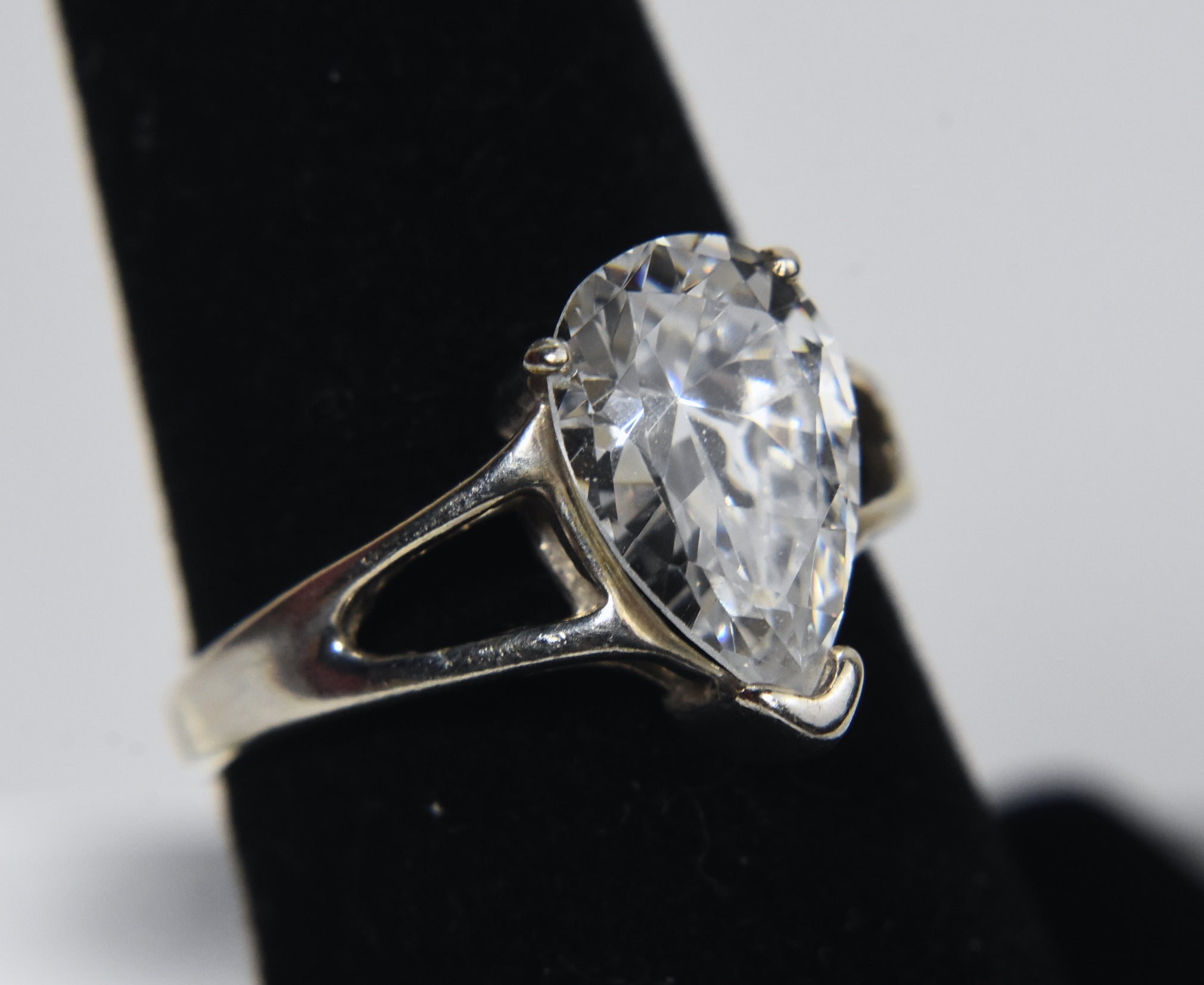 Sterling Silver Pear Cut Stone Ring - Size 7
