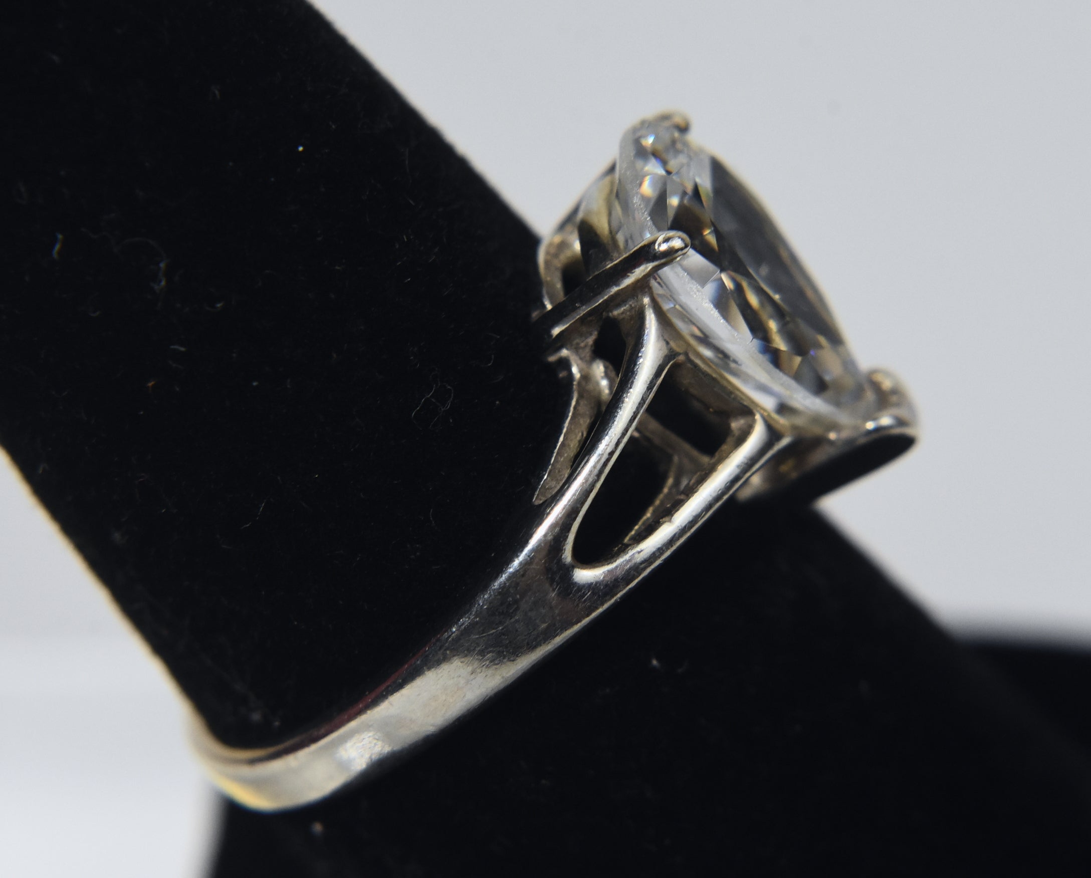 Sterling Silver Pear Cut Stone Ring - Size 7