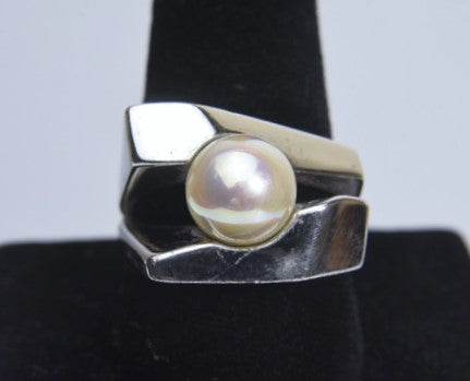 Modern Design Sterling Silver Faux Pearl Ring - Size 10