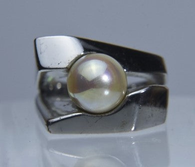 Modern Design Sterling Silver Faux Pearl Ring - Size 10