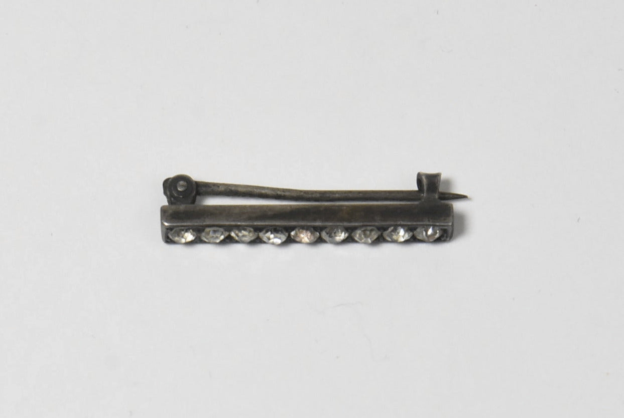 Fishel, Nessler & Co. - Vintage Sterling Silver Rhinestone Bar Brooch