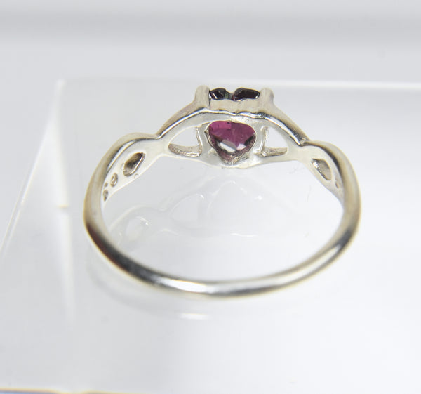 Vintage Sterling Silver Ring with Purple Heart - Size 8
