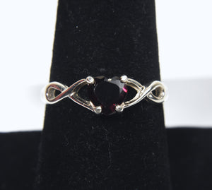 Vintage Sterling Silver Ring with Purple Heart - Size 8