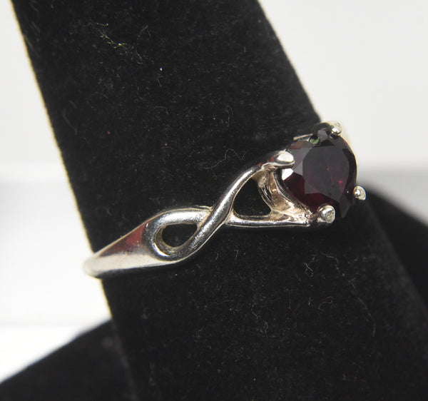 Vintage Sterling Silver Ring with Purple Heart - Size 8