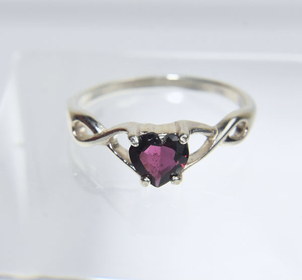 Vintage Sterling Silver Ring with Purple Heart - Size 8