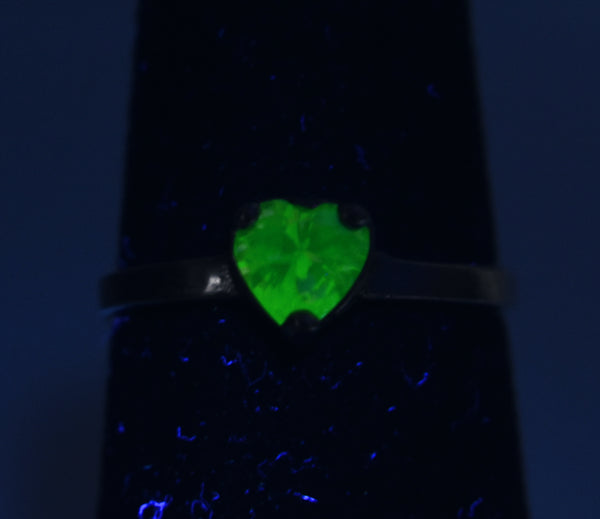 Pink Heart Fluorescent Glass Ring - Size 3.25