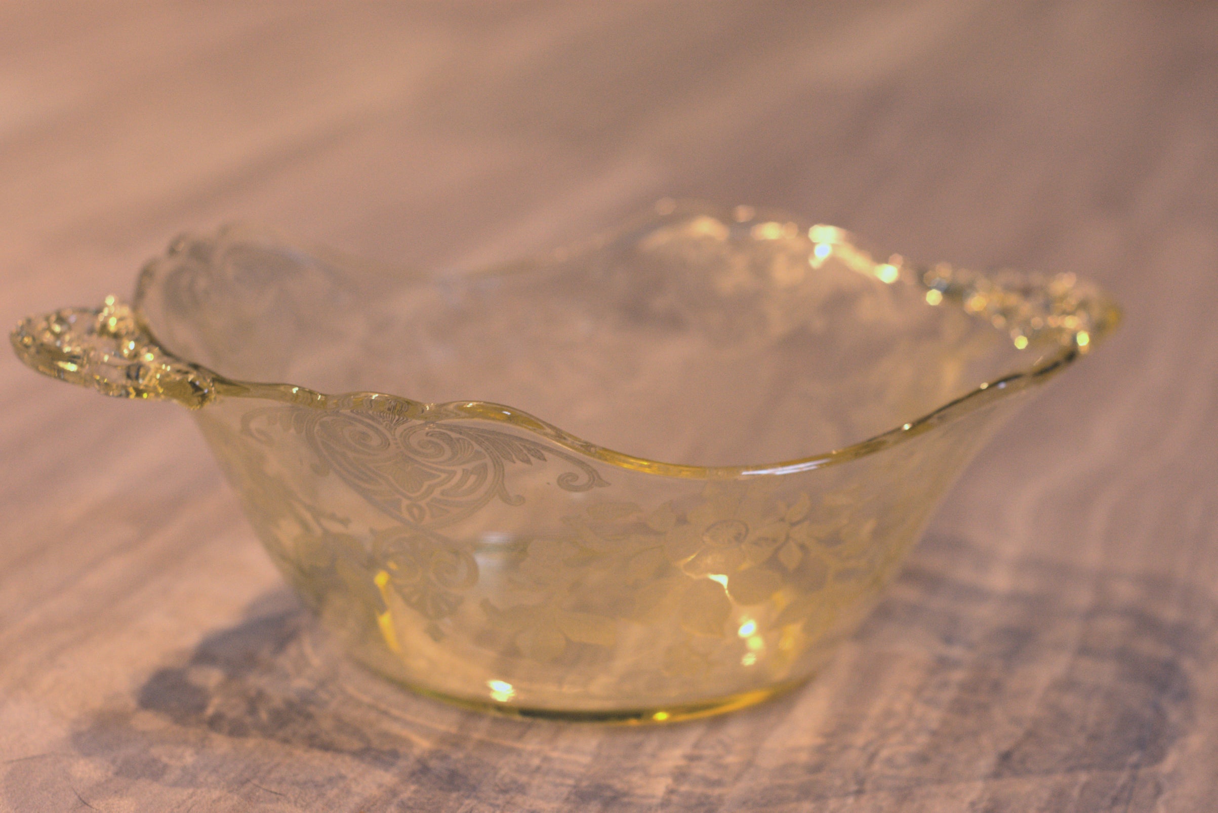 Cambridge Glass Co. - 1930s 'Apple Blossom' Two-Handled Petroleum Glass Bowl