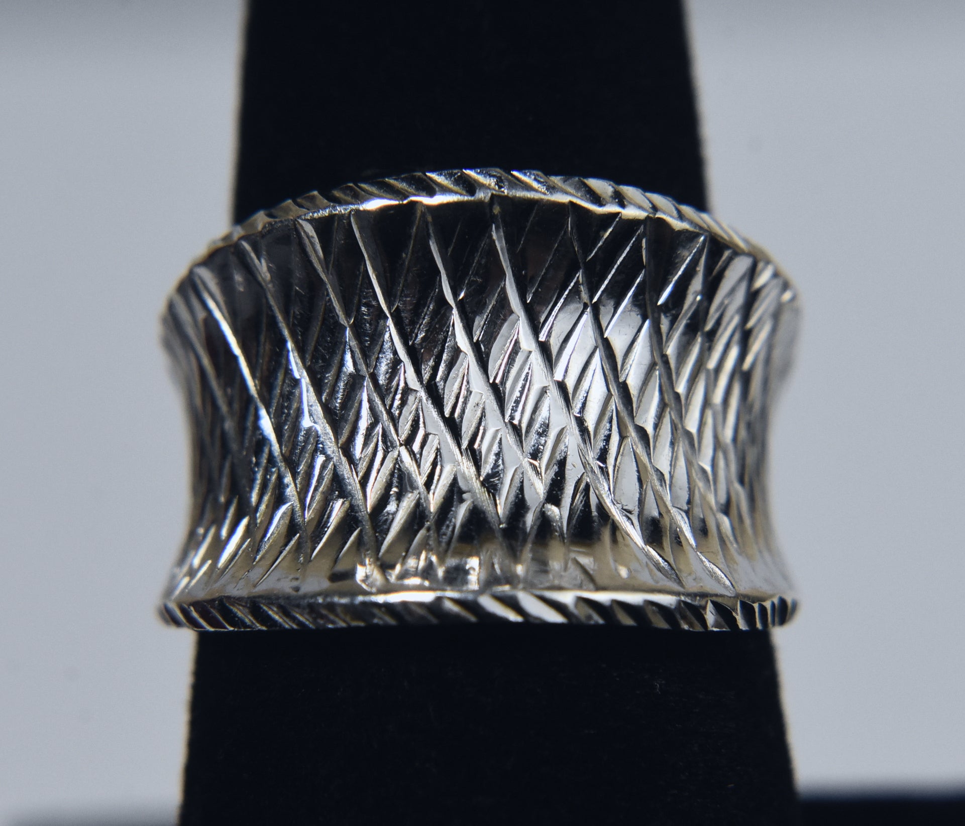Veronese - Italian Sterling Silver Saddleback Ring - Size 7.5