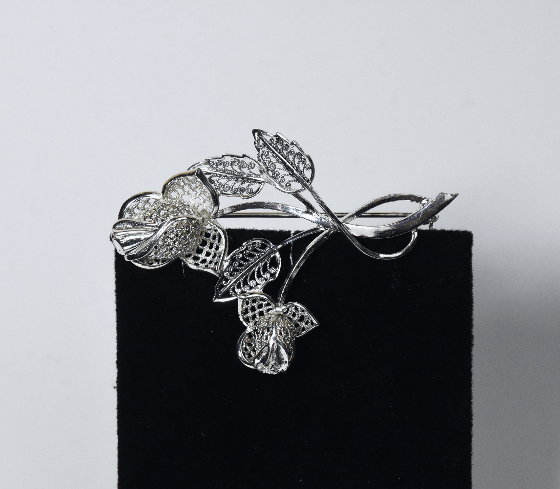 Willi Nonnenmann - Vintage Sterling Silver Filigree Bunch of Roses Brooch