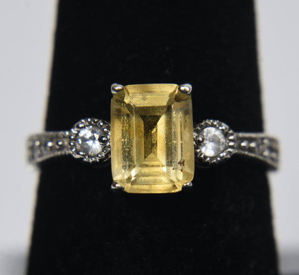 Sterling Silver Yellow Emerald Cut Stone Ring - Size 7