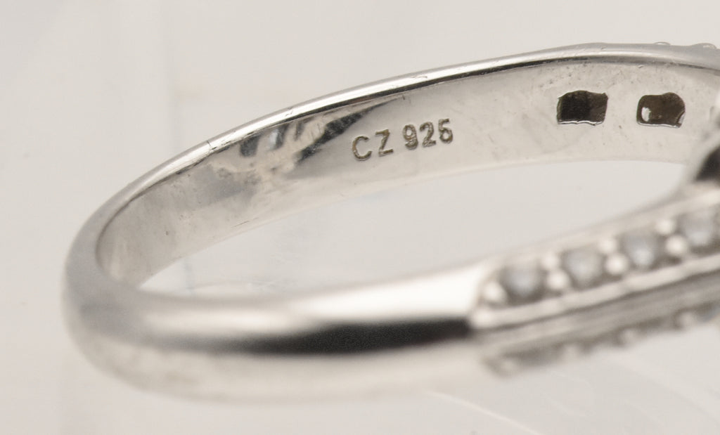 Vintage Sterling Silver Cubic Zirconia Ring - Size 9