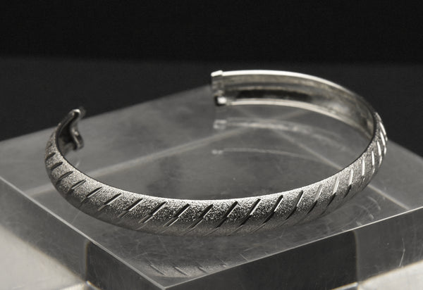 Vintage Italian Sterling Silver Brushed Silver Design Cuff Bracelet