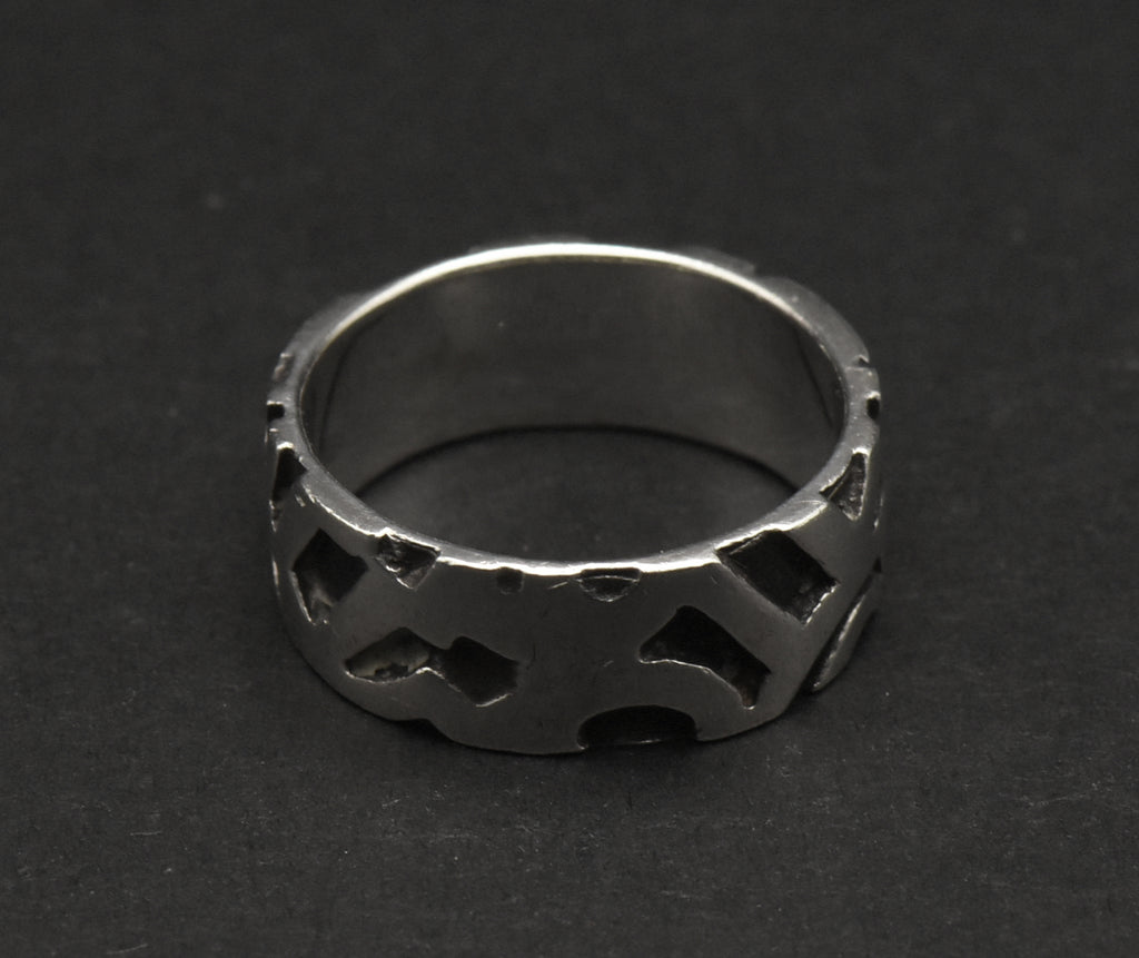 Vintage Abstract Design Ring - Size 8.25