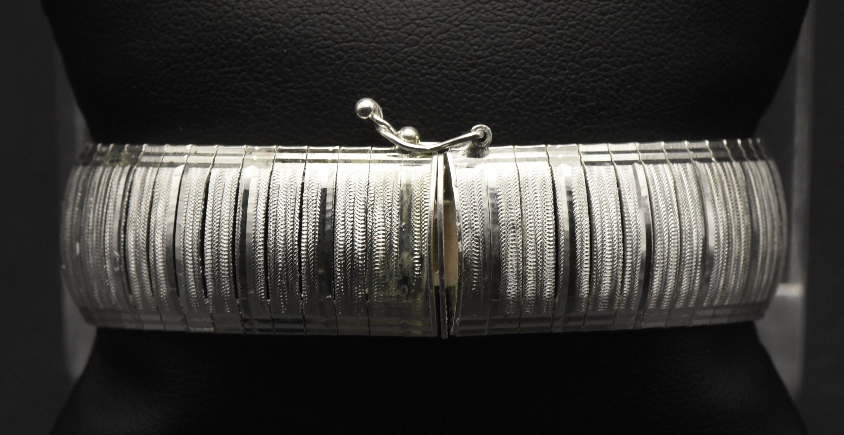 Vintage Sterling Silver Flexible Clasped Italian Bracelet - 7.5"