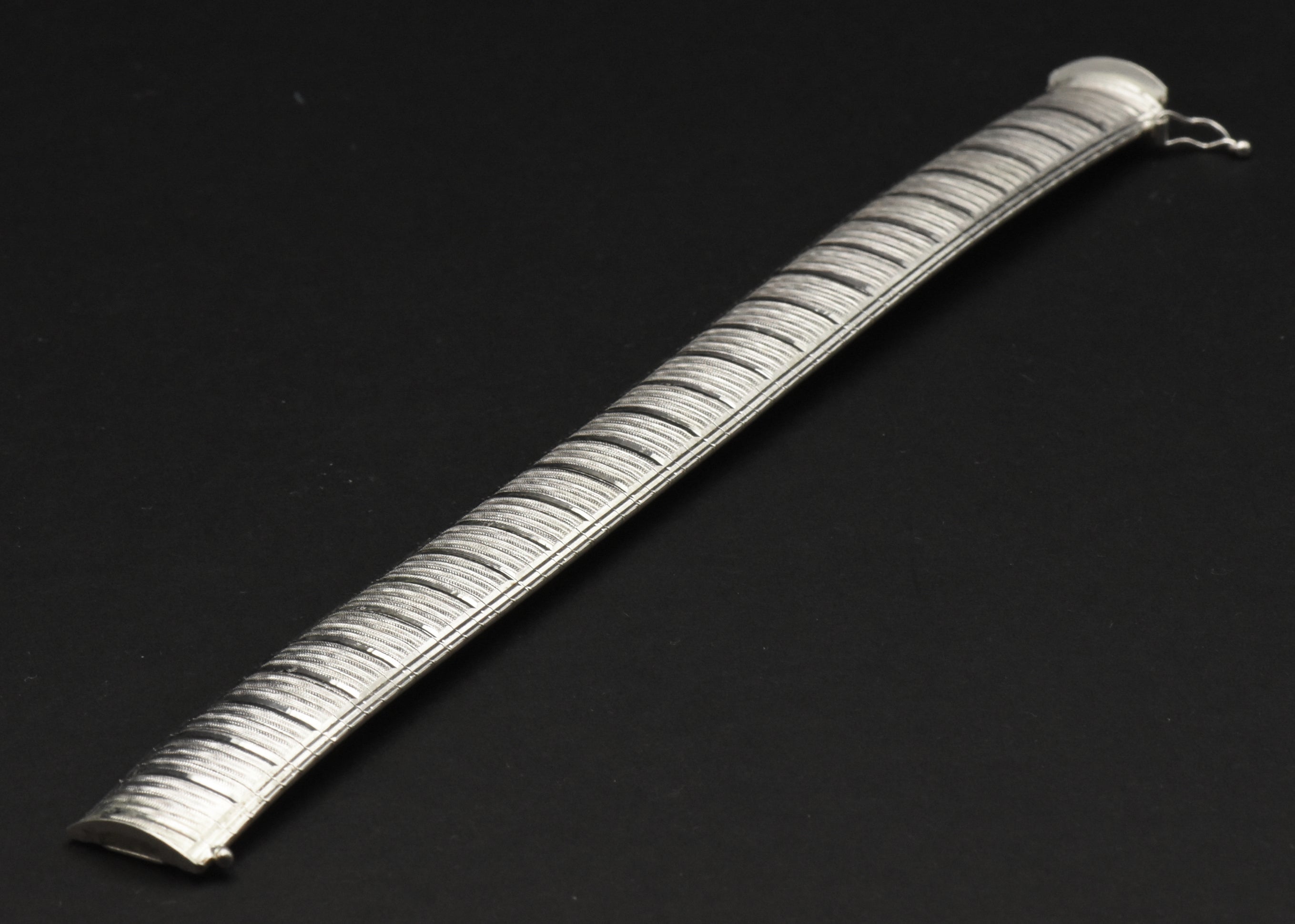 Vintage Sterling Silver Flexible Clasped Italian Bracelet - 7.5"