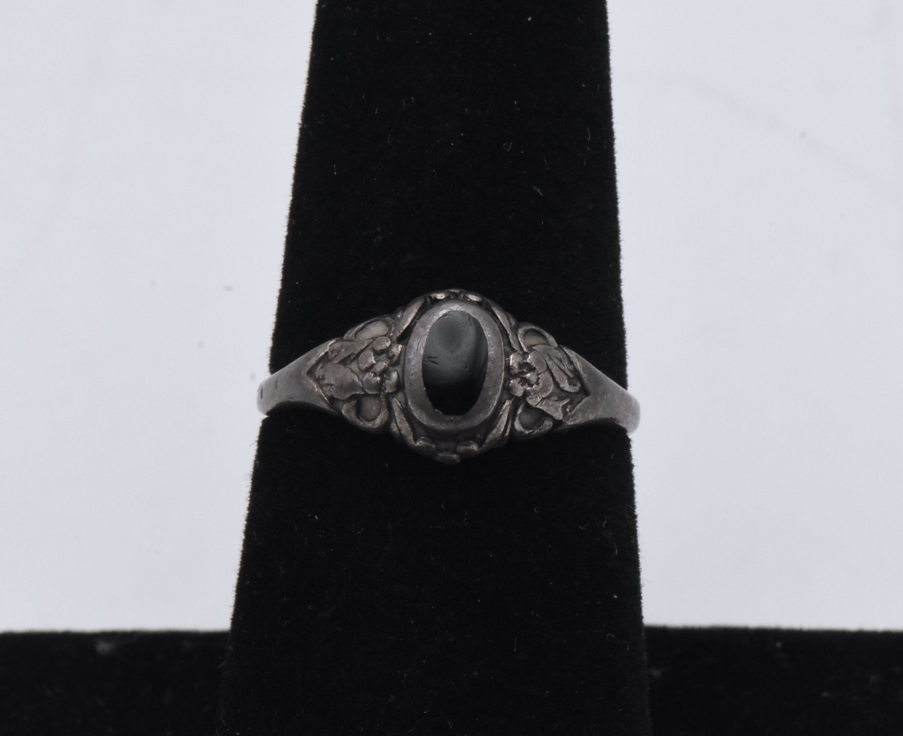 Vintage Sterling Silver Art Nouveau Black Onyx Ring - Size 7