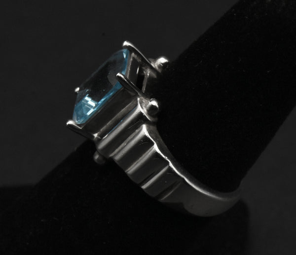 Vintage Blue Topaz Sterling Silver Ring - Size 5.75