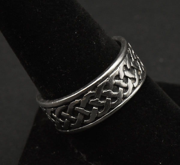 Vintage Sterling Silver Celtic Knot Band - Size 9.25