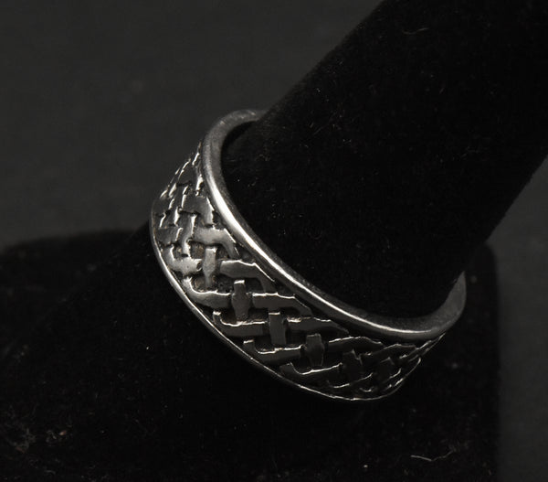 Vintage Sterling Silver Celtic Knot Band - Size 9.25