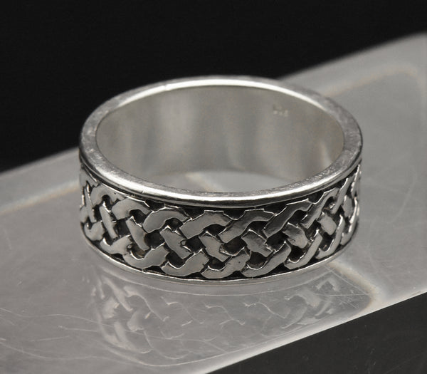 Vintage Sterling Silver Celtic Knot Band - Size 9.25