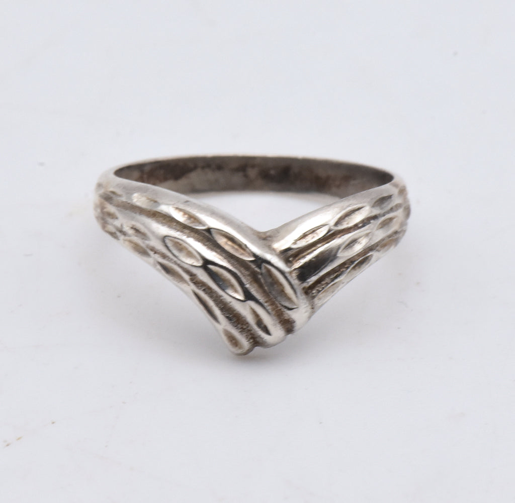 Vintage Sterling Silver Braided Design Chevron Ring - Size 4.75
