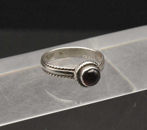 Vintage Sterling Silver Red Garnet Ring - Size 8
