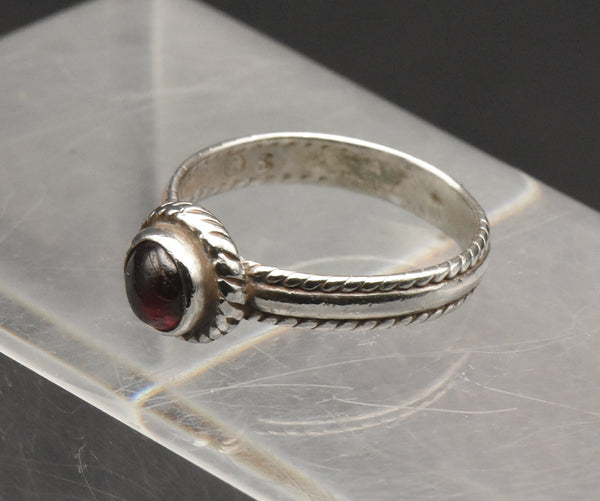 Vintage Sterling Silver Red Garnet Ring - Size 8