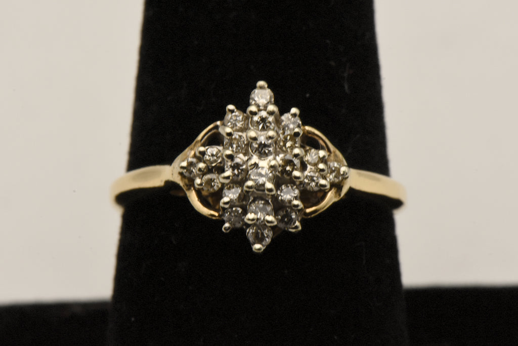 Vintage 14k Gold Diamond Cluster Ring - Size 8.25