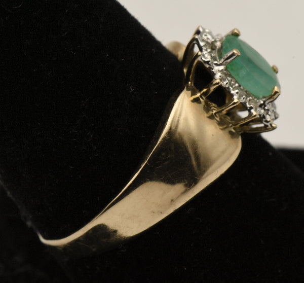 Vintage 10k Gold Emerald and Diamonds Halo Ring - Size 8.75