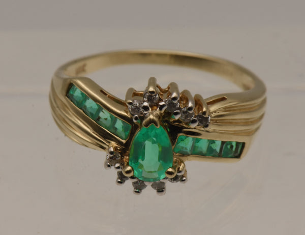 Vintage 14K Gold Synthetic Emerald and Diamonds Ring - Size 8