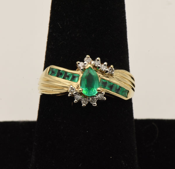 Vintage 14K Gold Synthetic Emerald and Diamonds Ring - Size 8