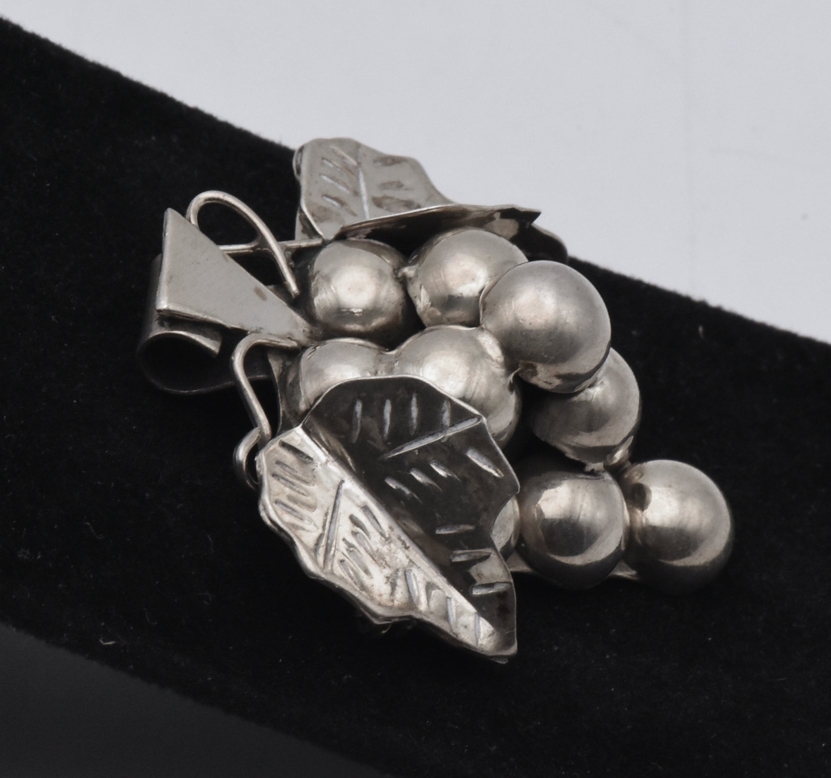 Vintage Handmade Sterling Silver Bunch of Grapes Brooch/Pendant