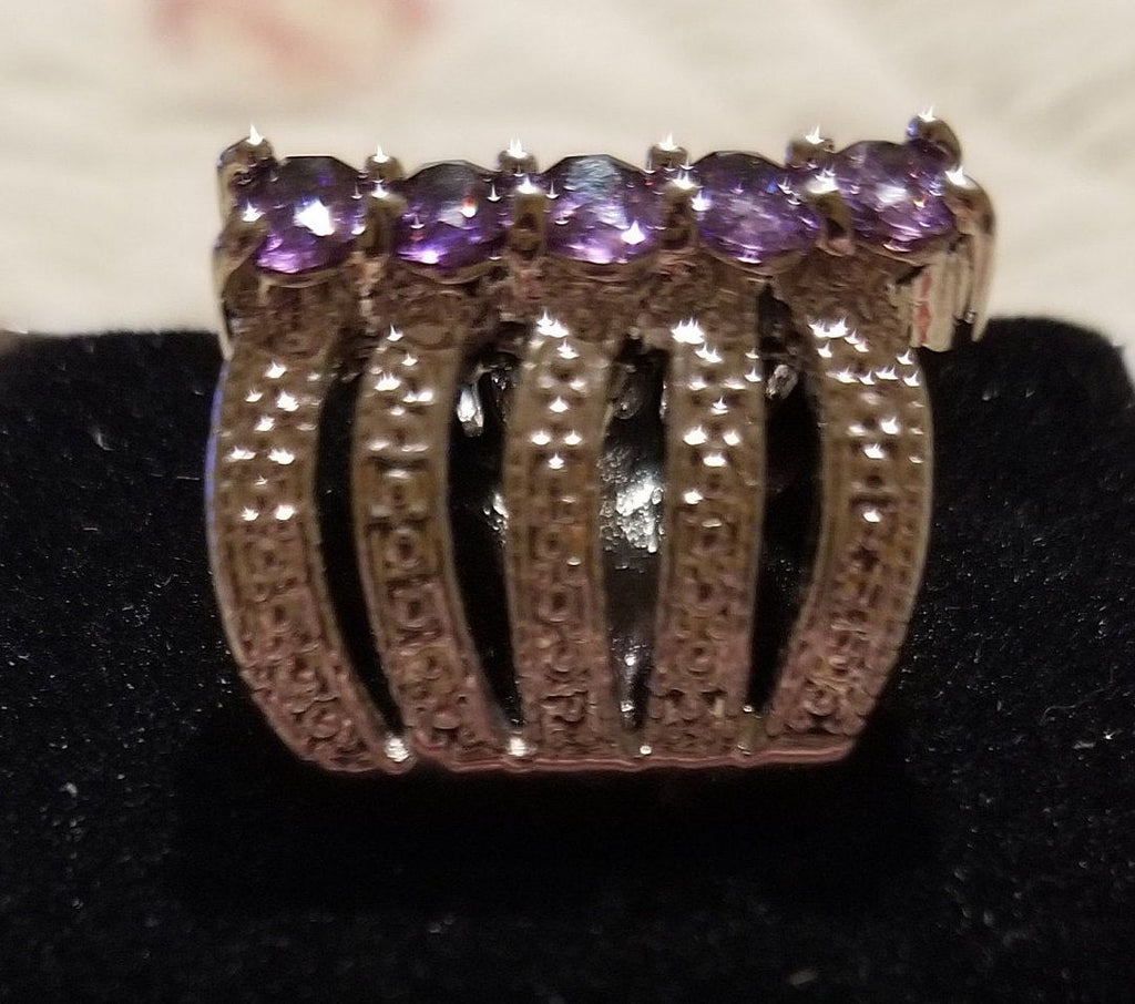 Sterling Silver Finger Ring with Imitation Amethyst - Size 7
