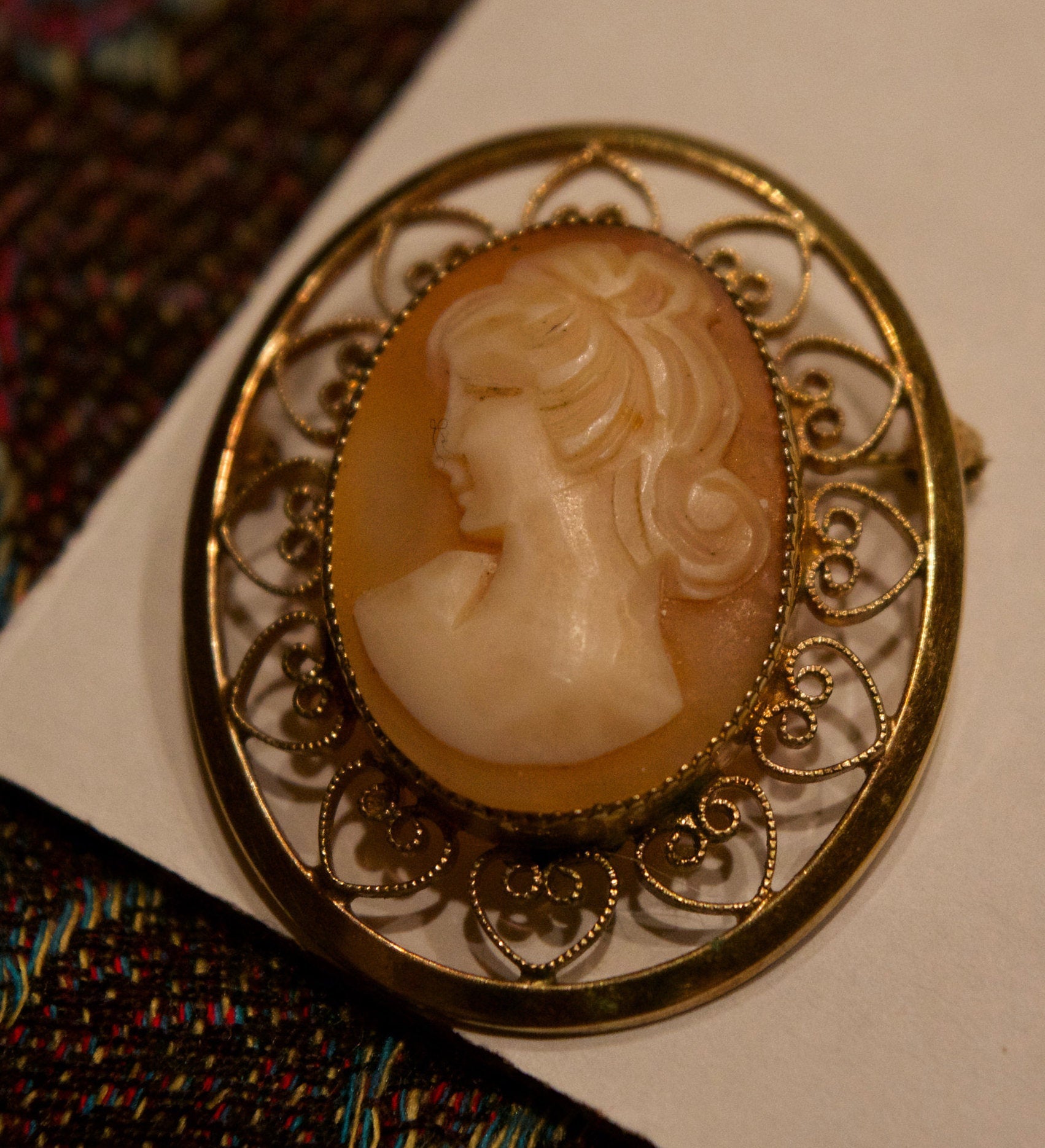 Catamore - 12k Gold Filled Filligree Shell Cameo Brooch