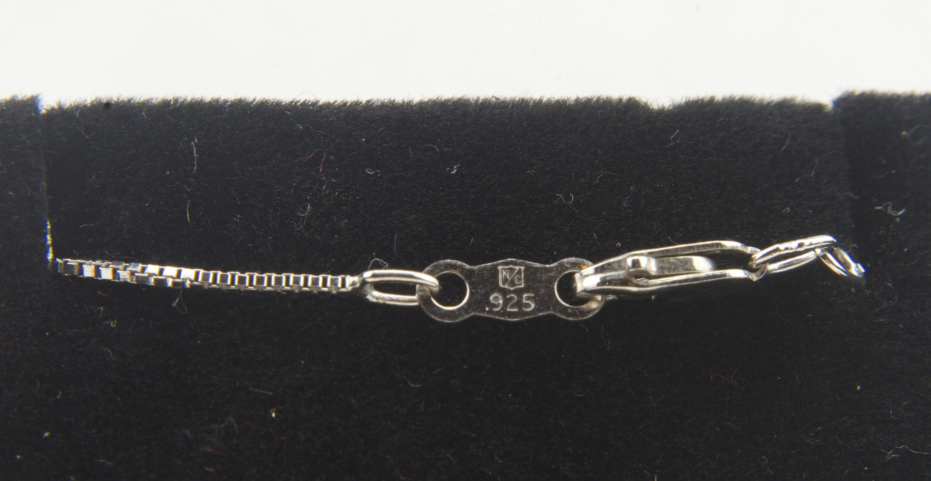 Sterling Silver En Tremblant Pendant on Sterling Silver Box Chain - 18"