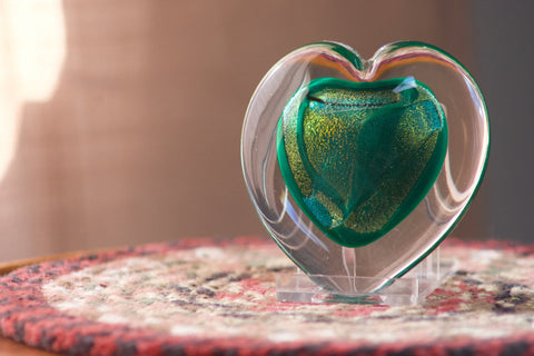 Beautiful Shawn Messenger Dichroic Heart Shaped Glass Paperweight