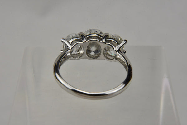 Three Clear Oval Stone Sterling Silver Ring - Size 6.75
