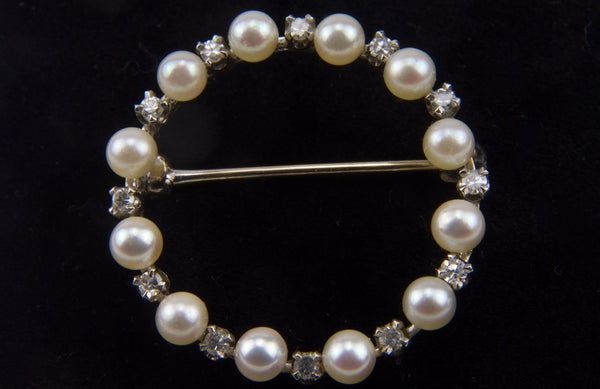 Stunning 14k White Gold, Diamond and Pearl Hoop Brooch