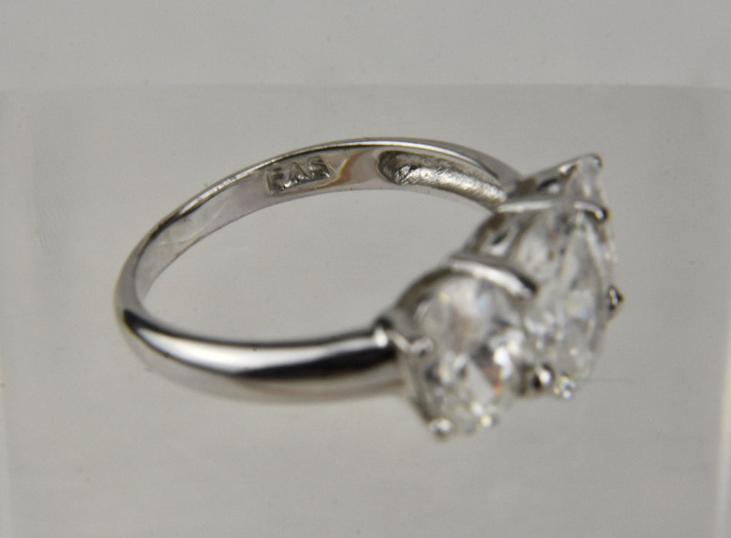 Three Clear Oval Rhinestone Sterling Silver Ring - Size 6.75