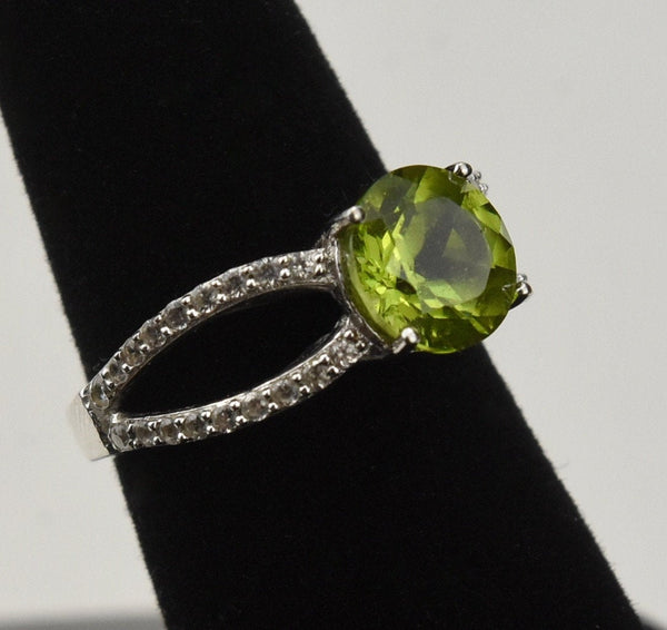 Sterling Silver Light Green Crystal Ring - Size 5