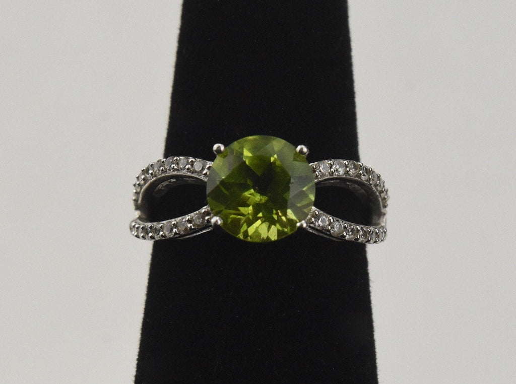 Sterling Silver Light Green Crystal Ring - Size 5