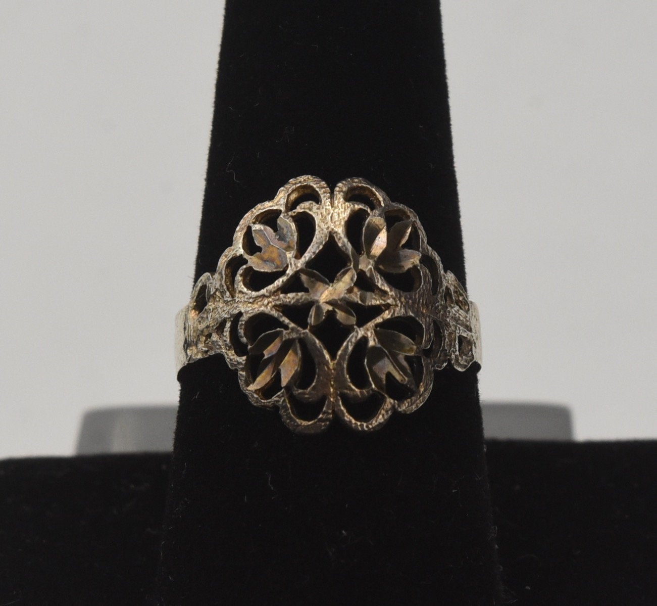 Vintage Victorian Style Sterling Silver Pierced Design Ring - Size 9