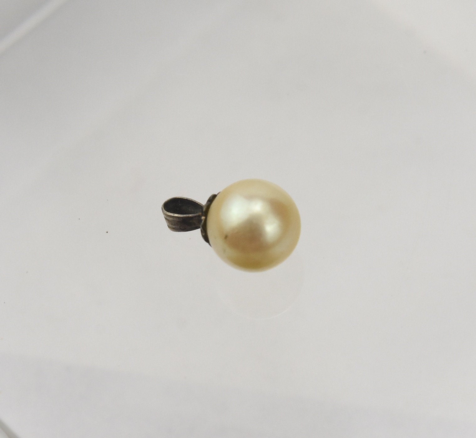 Single Pearl Silver Pendant