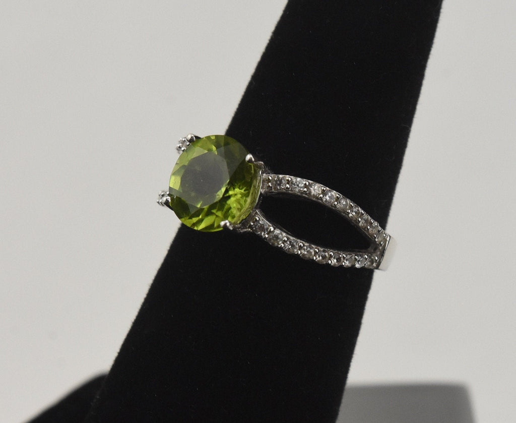 Sterling Silver Light Green Crystal Ring - Size 5