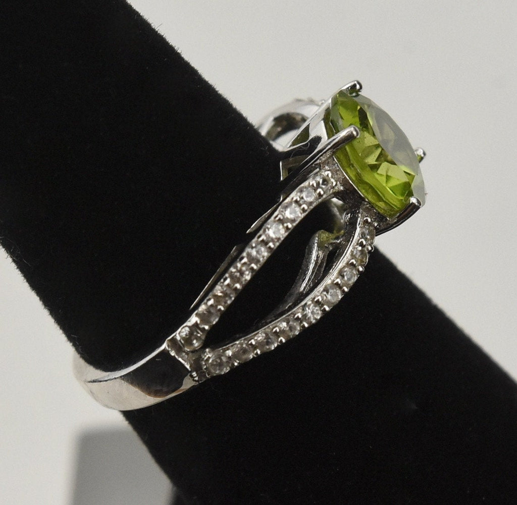 Sterling Silver Light Green Crystal Ring - Size 5