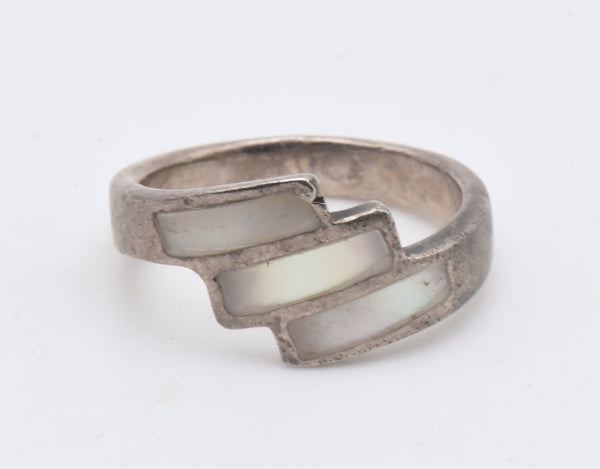 Vintage Sterling Silver Inlaid Mother of Pearl Bypass Ring - Size 6.75
