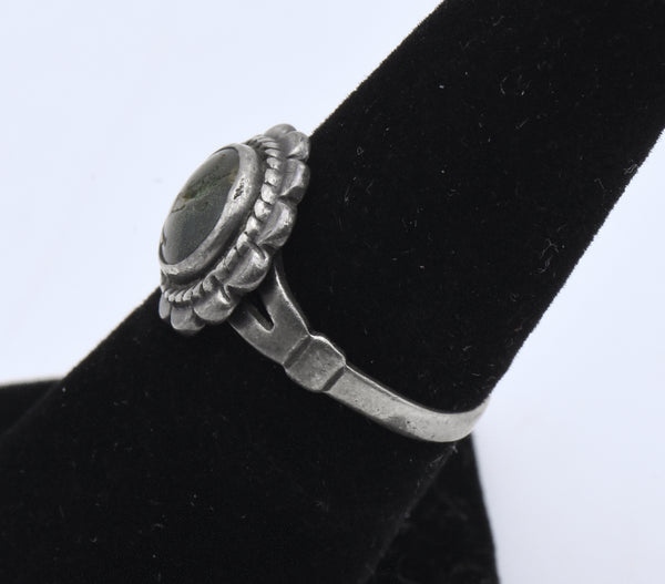 Vintage Sterling Silver Green Stone Ring - Size 6.5 DAMAGED