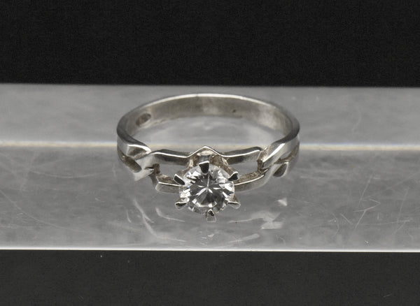 Vintage Sterling Silver Unique Shank Cubic Zirconia Ring - Size 8.5